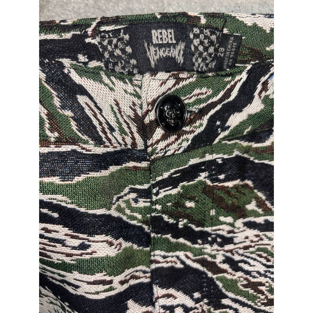 Rebel Vengeance Men Camo Fringe Tapestry Pants Skull Detail Sz 28 Measure(31x32) - Picture 11 of 15